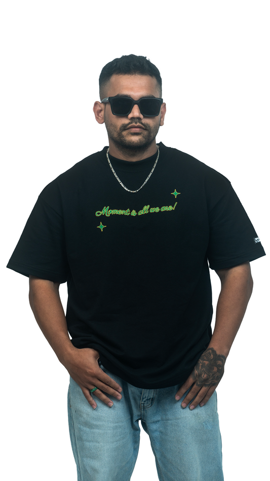 THE MOMENTS - OVERSIZED EMBROIDERED TEE