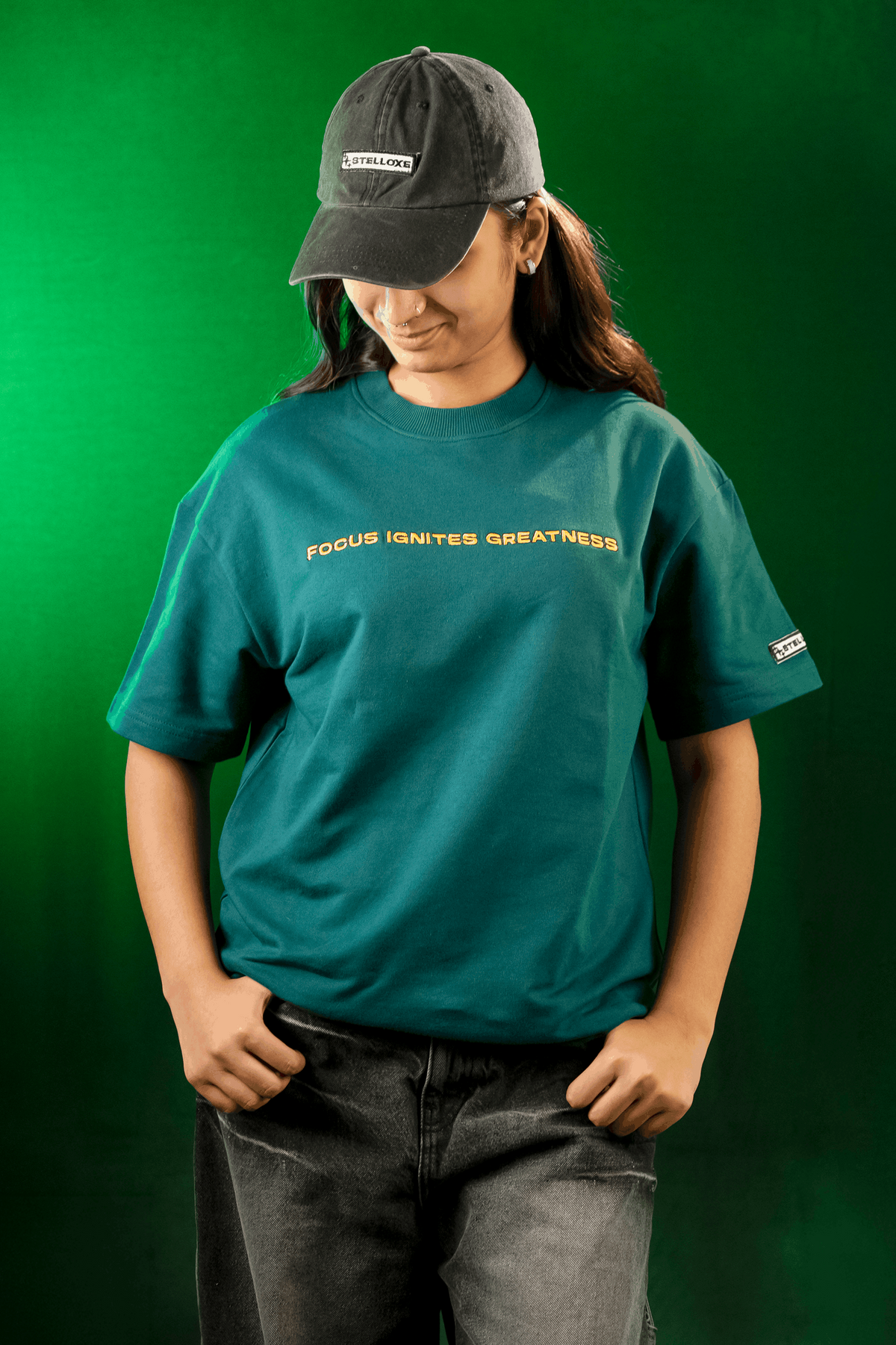FOCUS - oversized embroidered tee