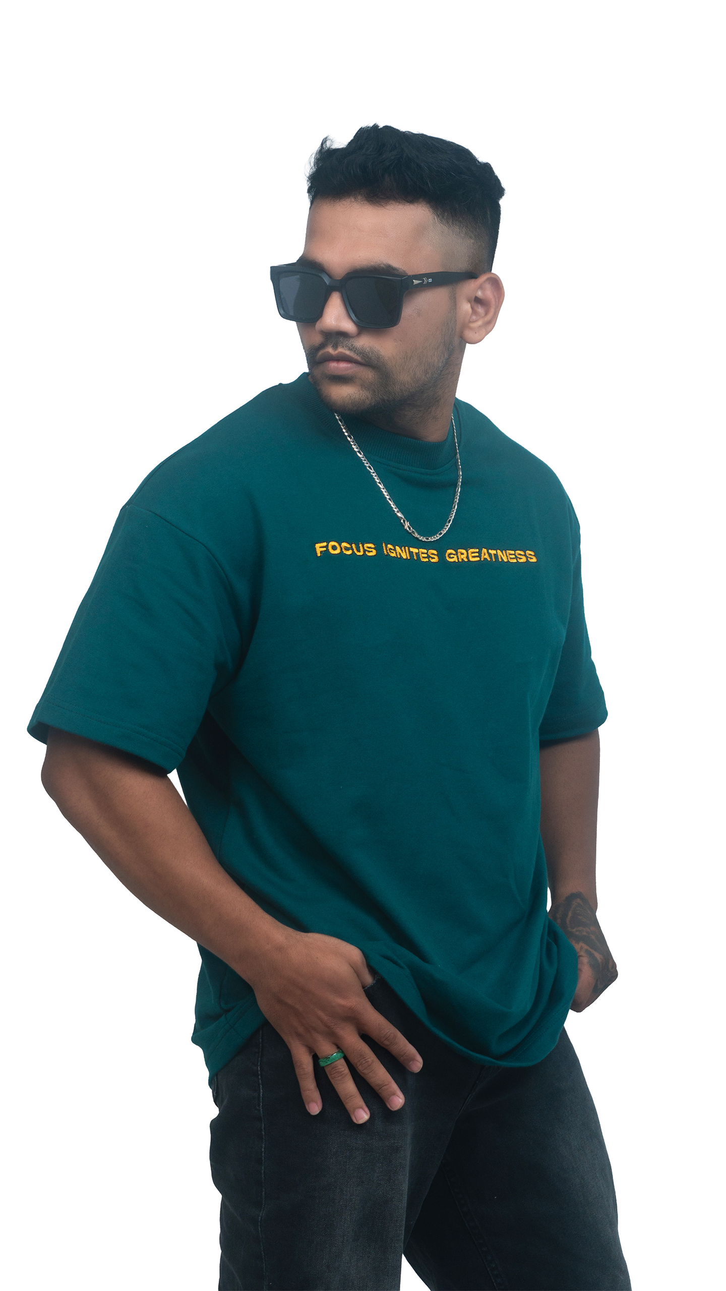 FOCUS - OVERSIZED EMBROIDERED TEE