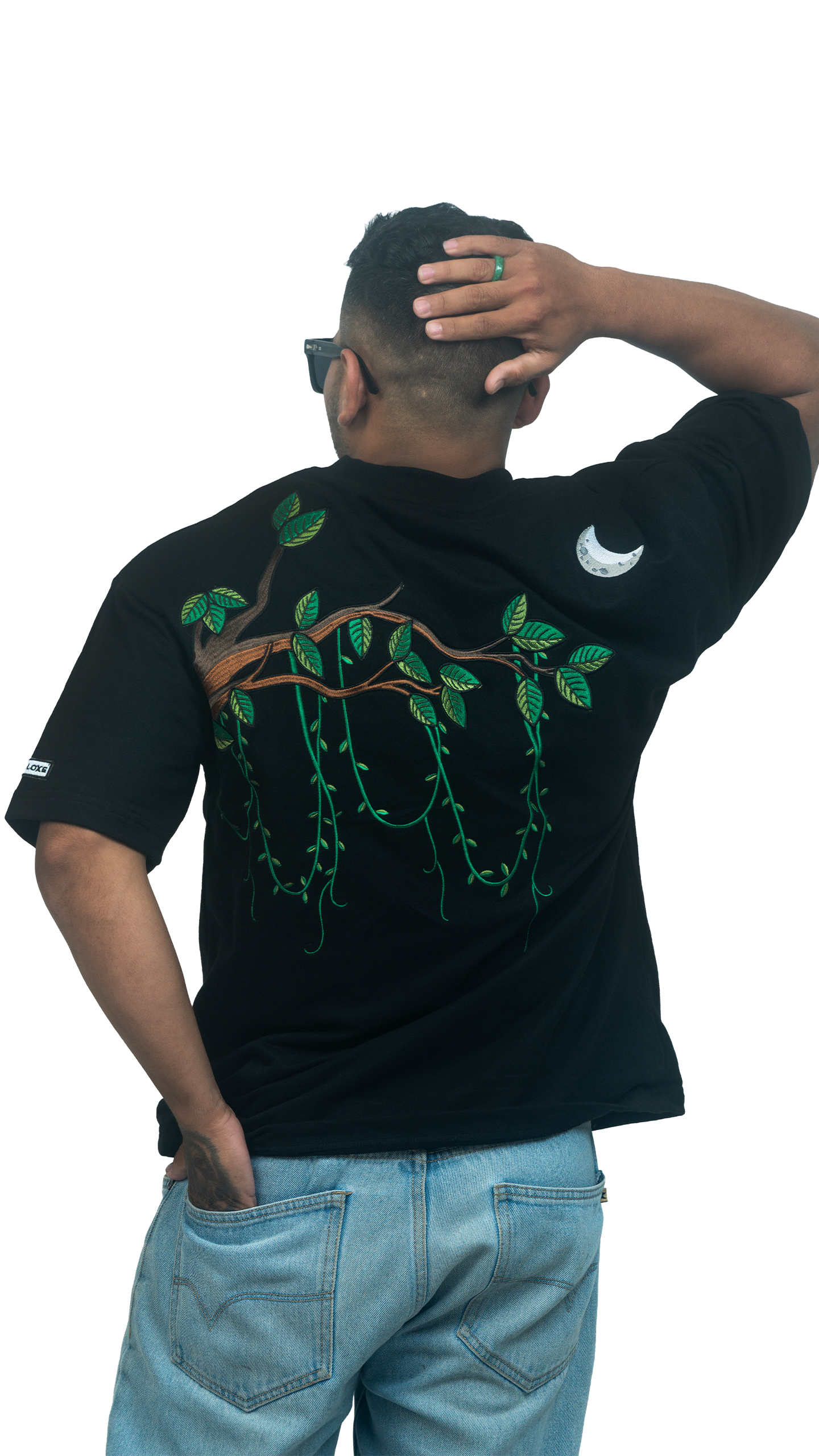 THE MOMENTS - OVERSIZED EMBROIDERED TEE