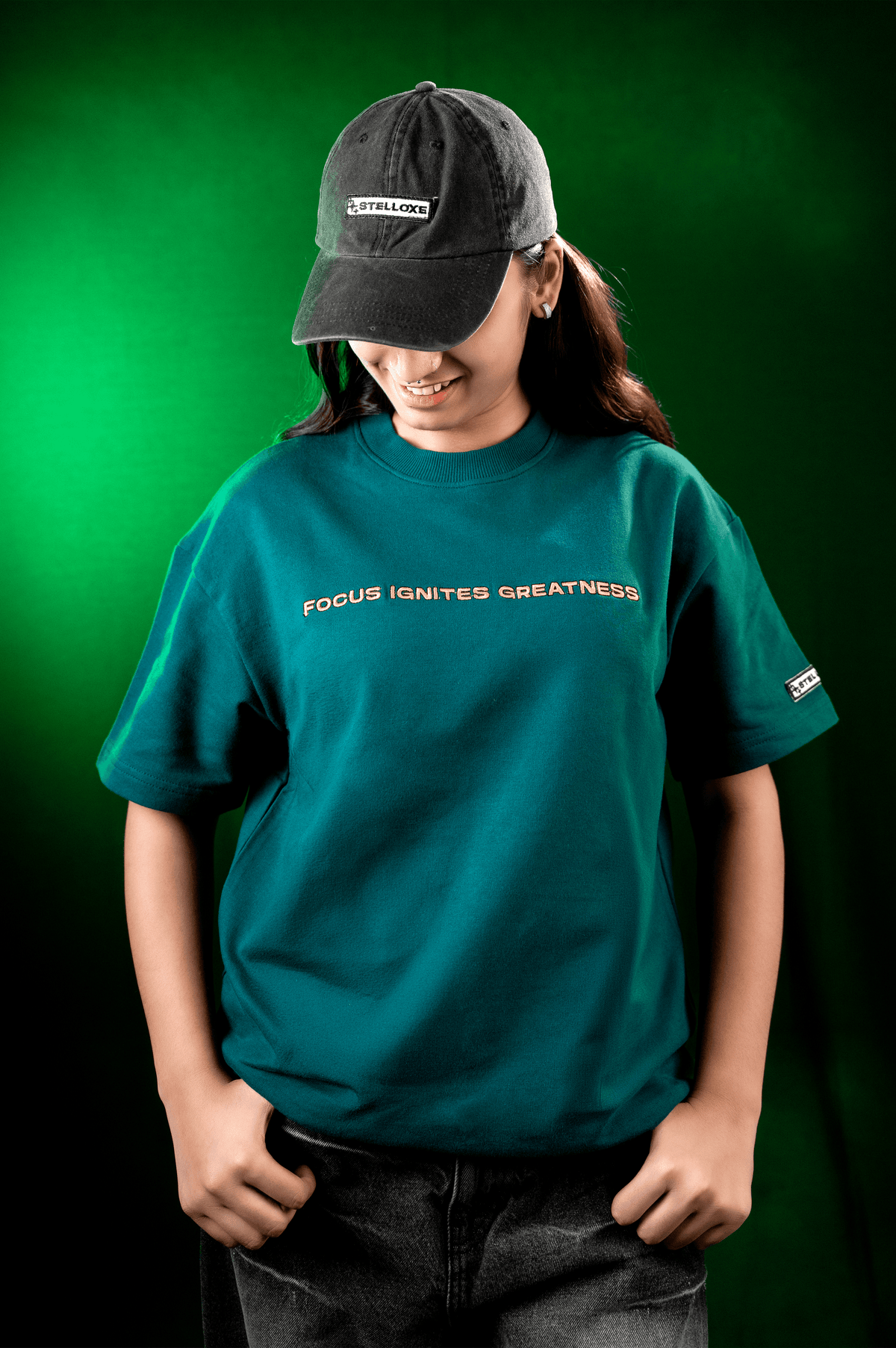 FOCUS - oversized embroidered tee